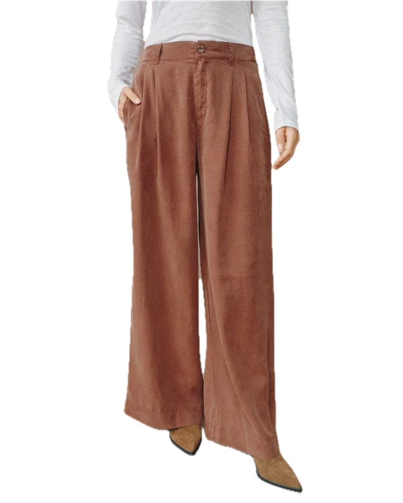 Double pleated- saddle brown
